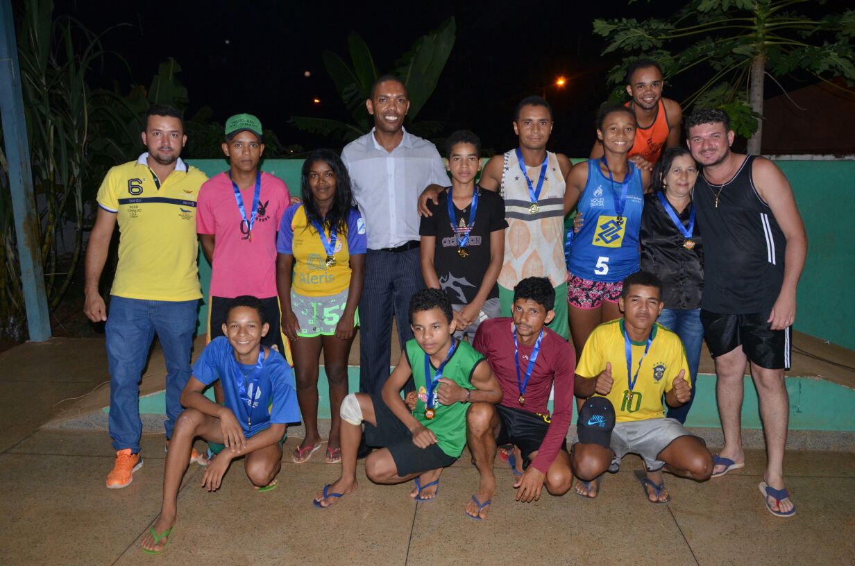 Cras Esperança premia vencedores do 1º Torneio de Vôlei de Areia Eldorado