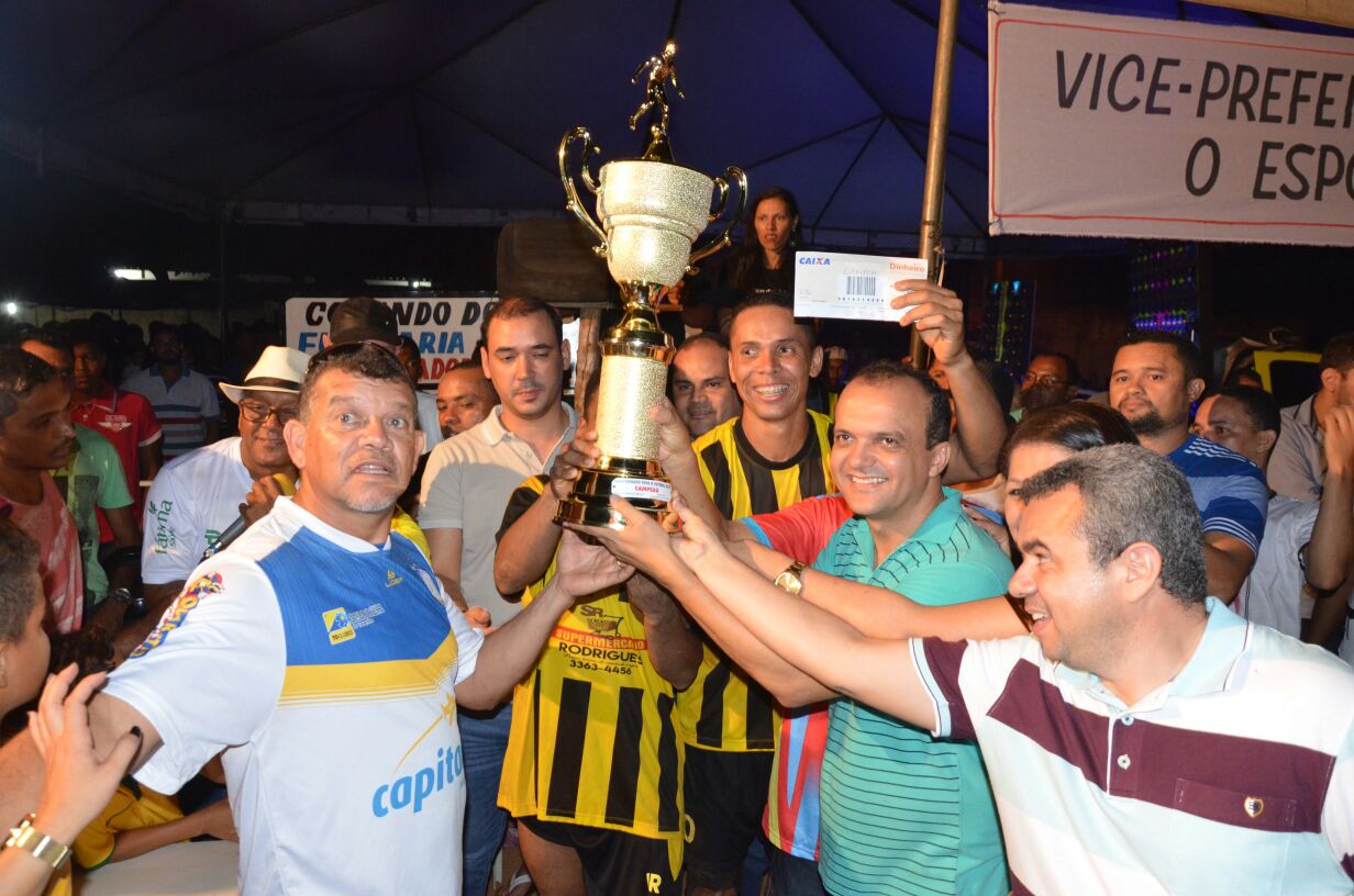 Mais de duas mil pessoas prestigiam final de campeonato de futebol apoiado pela Prefeitura de Porto Nacional 3