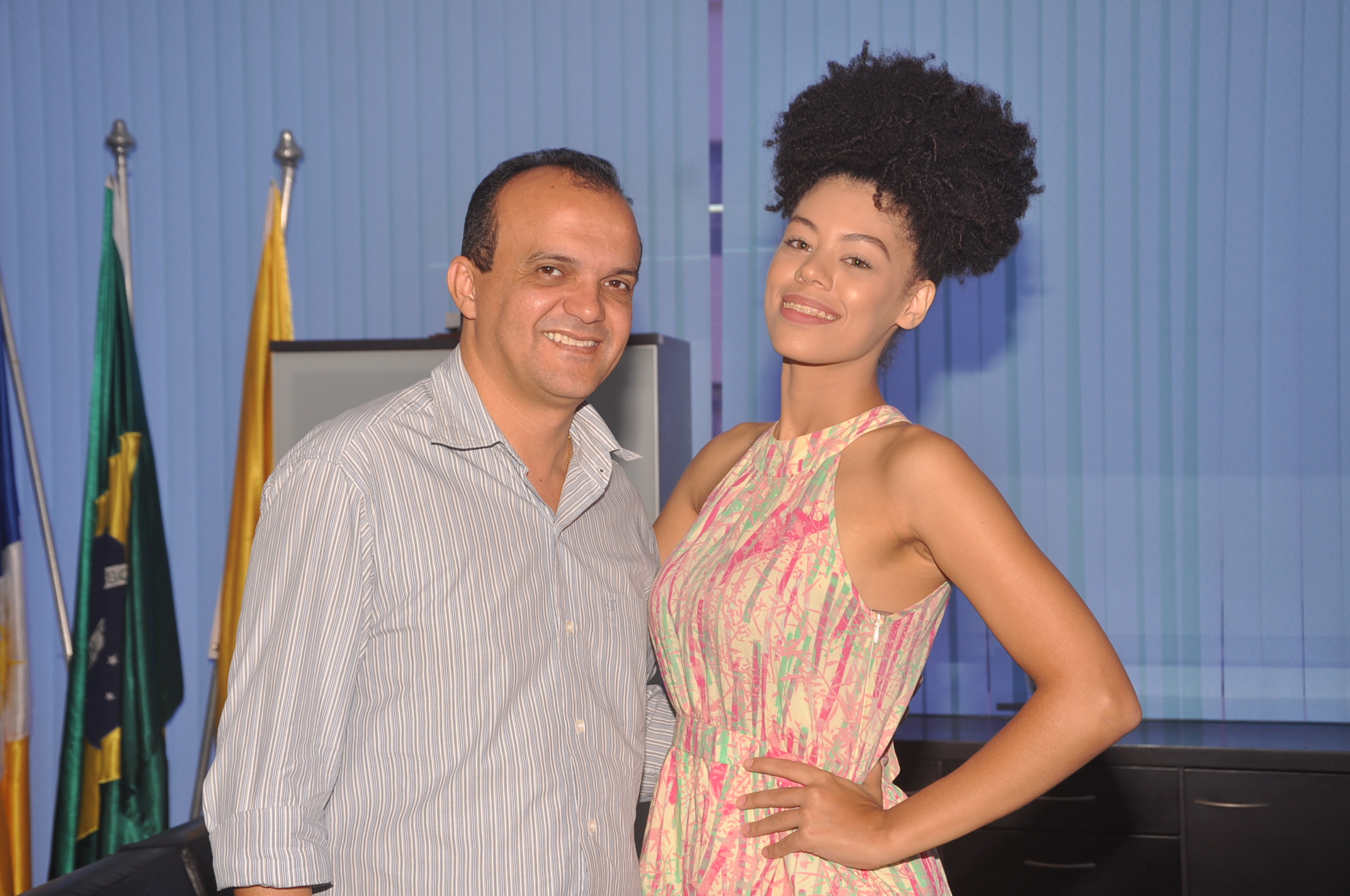 Prefeito recebe visita da Miss Porto Nacional que vai participar de desfile estadual