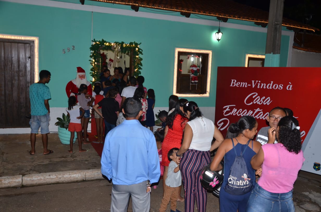 Prefeitura de Porto Nacional inaugura iluminação natalina campanha Natal para Todos e Casa do Papai Noel 3
