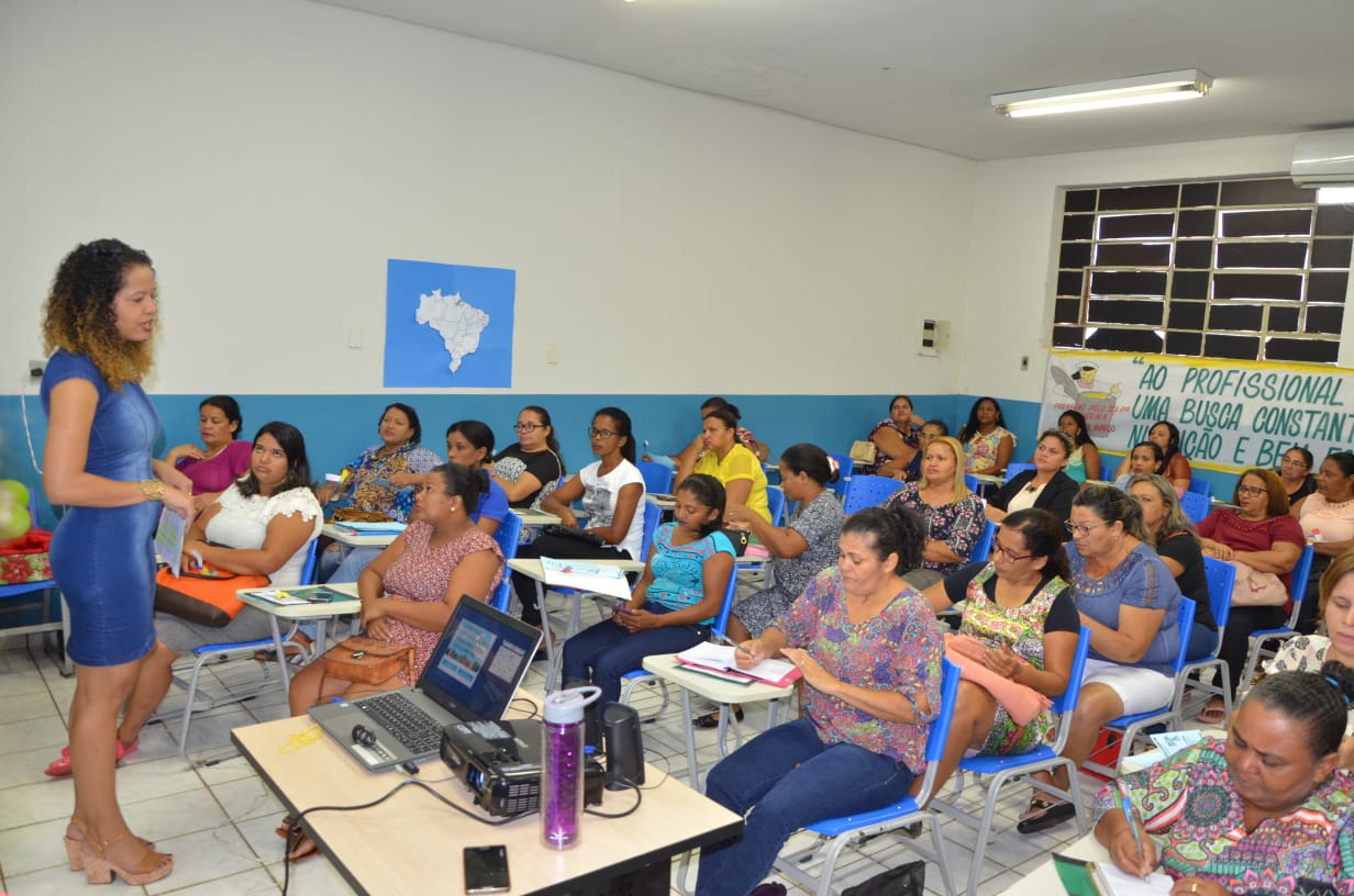 Secretaria Municipal da Educação de Porto Nacional realiza formação continuada pelo Programa Nacional de Alimentação Escolar