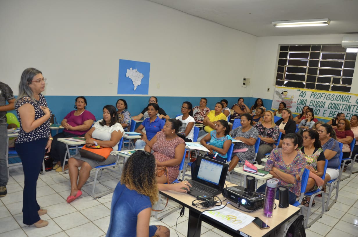 Secretaria Municipal da Educação de Porto Nacional realiza formação continuada pelo Programa Nacional de Alimentação Escolar 2