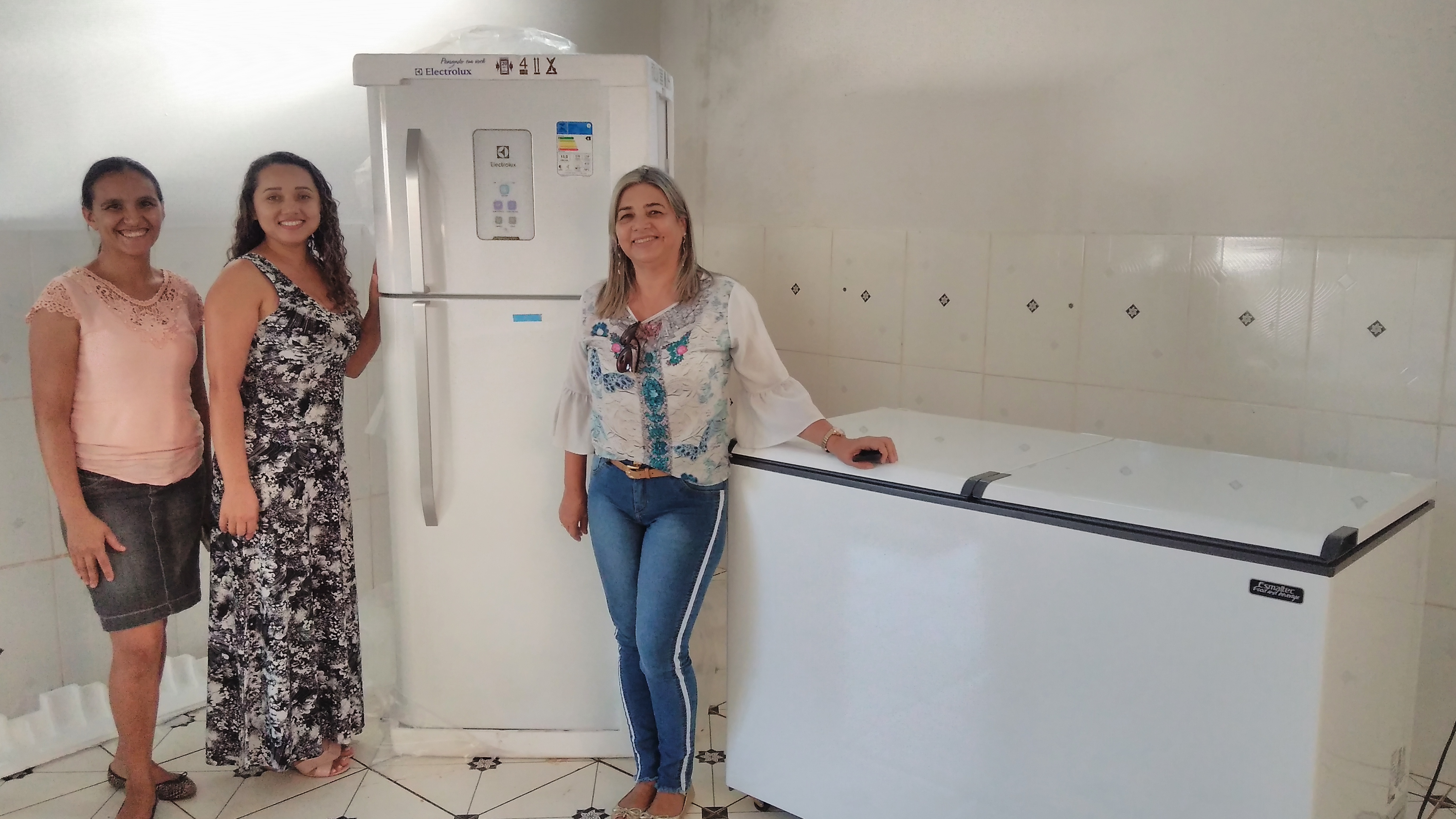 Secretaria da Educação de Porto Nacional entrega ar condicionados para escolas 2